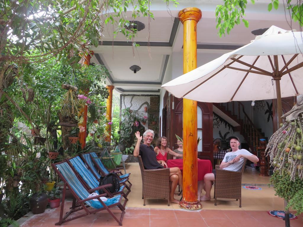 Ngo Khanh Homestay Tân Hiệ Exterior foto
