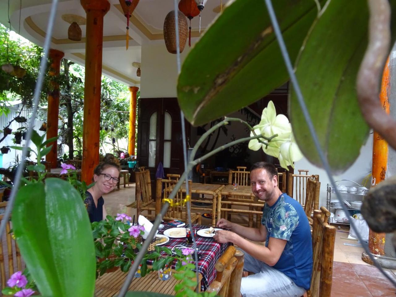 Ngo Khanh Homestay Tân Hiệ Exterior foto
